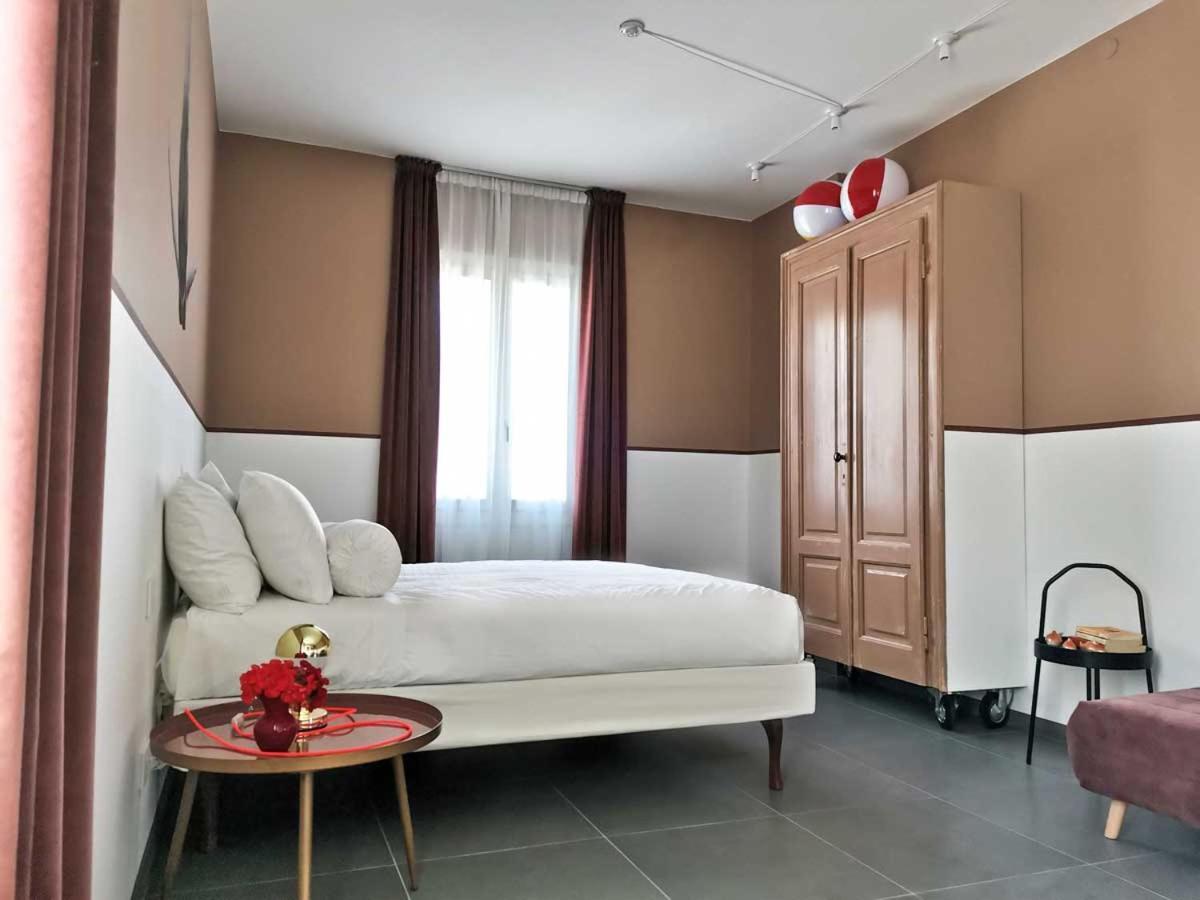 Casa Sebina - Your Design Home On The Lake - 3 Bathrooms 3 Bedrooms Desenzano del Garda Buitenkant foto